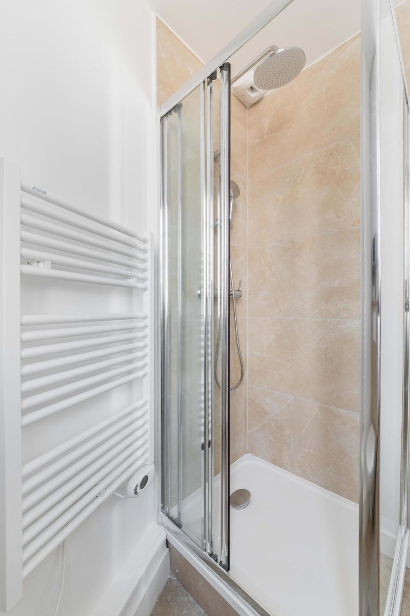 2 Pieces Refait Neuf Metro Jaures - Paris 19 - 4P - Flat-Guest Appartement Buitenkant foto