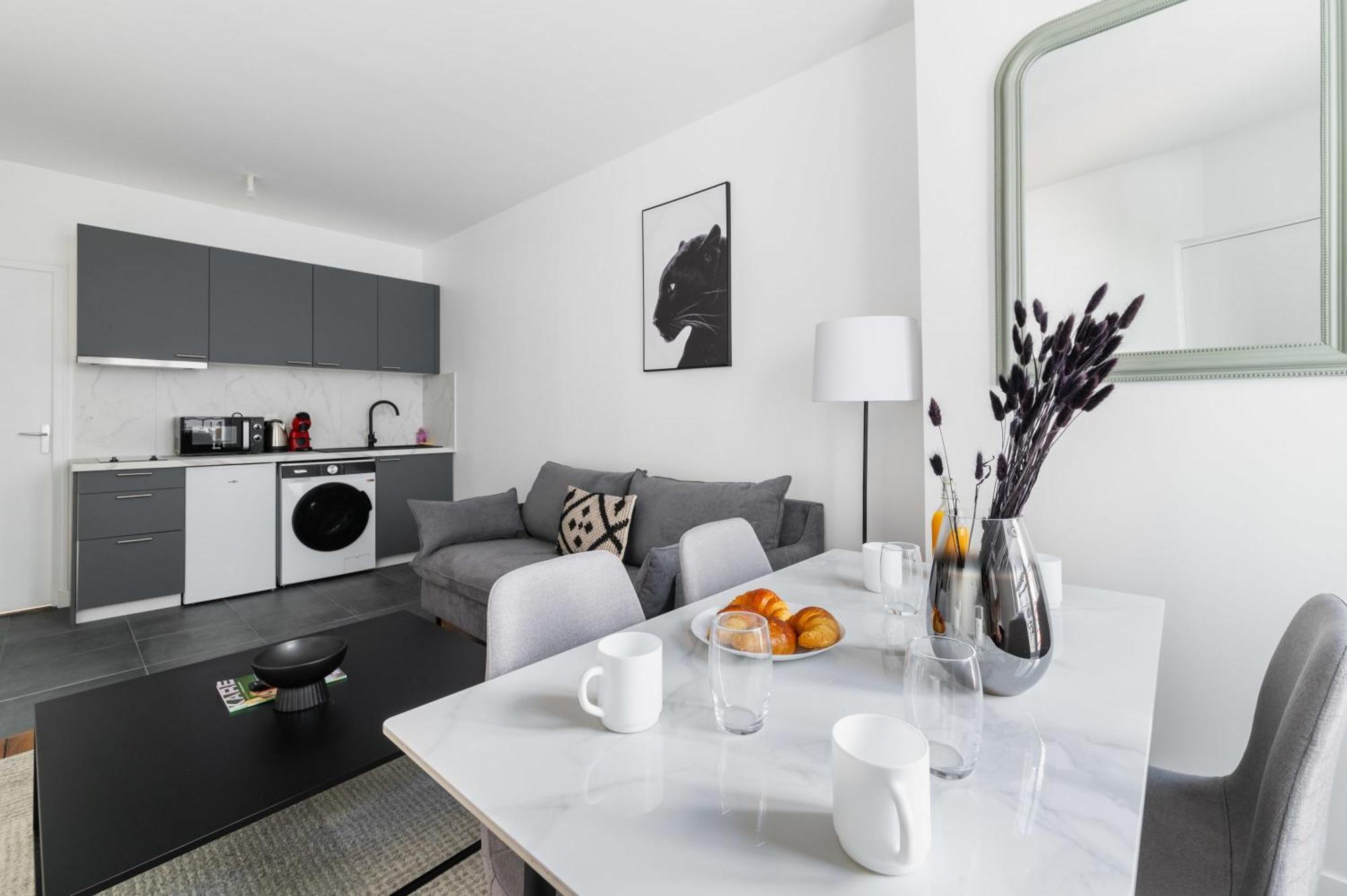 2 Pieces Refait Neuf Metro Jaures - Paris 19 - 4P - Flat-Guest Appartement Buitenkant foto